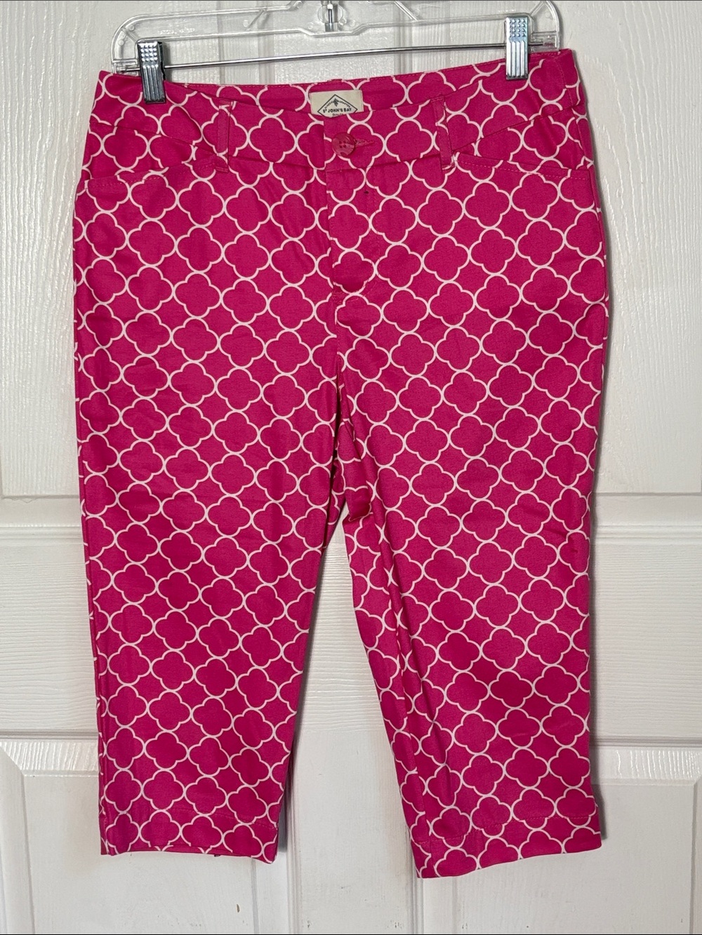 St. John’s Bay Bright Pink with White Geometric Crop Pants Size 6 Petite preppy